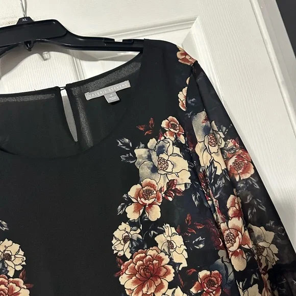 NWT Valerie Stevens Plus Floral Blouse - Picture 5 of 16